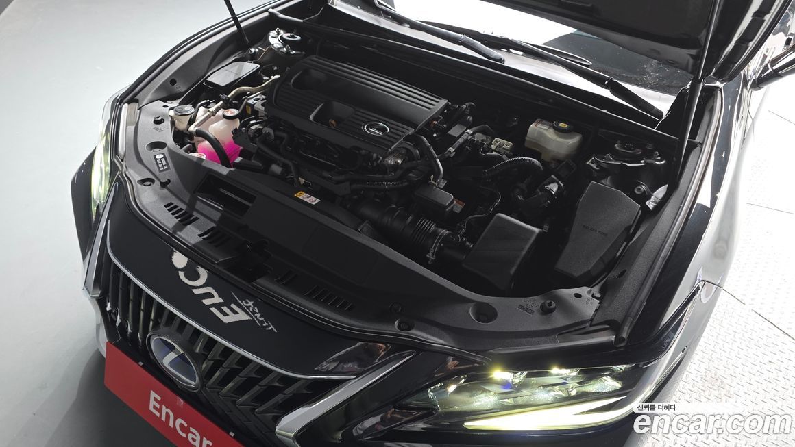 Lexus ES 2022