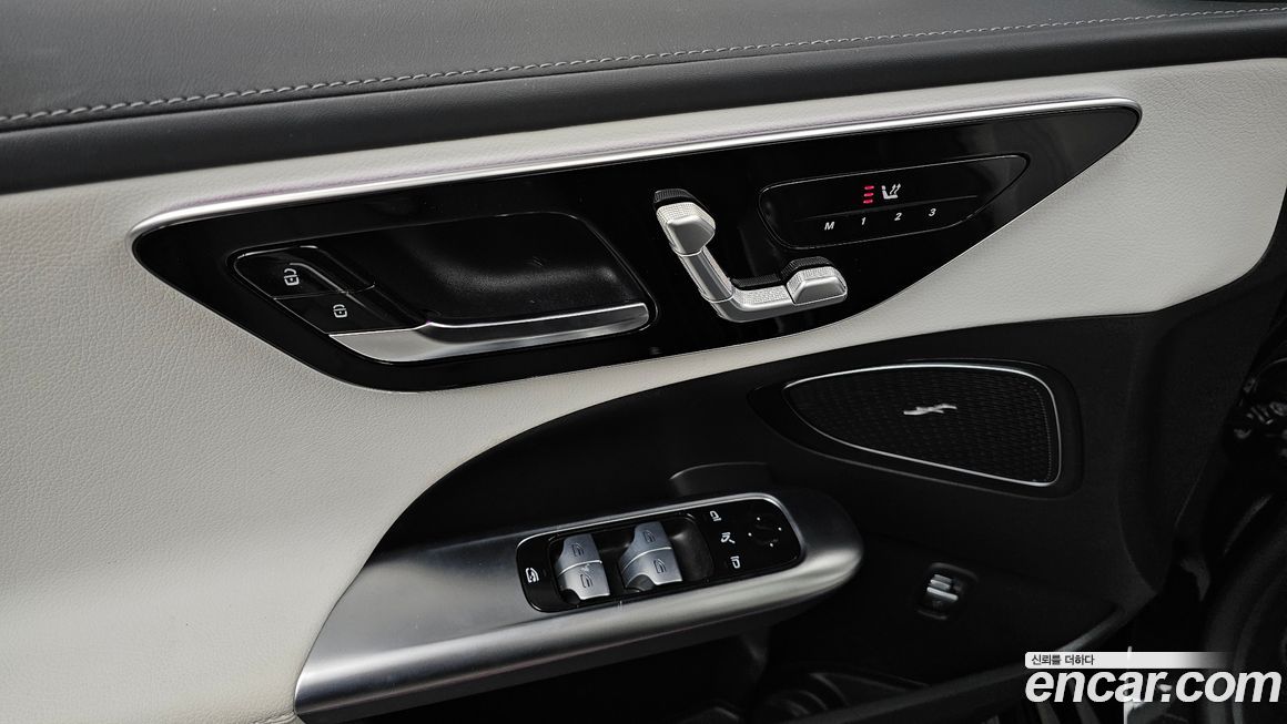 Mercedes-Benz C-Class 2023