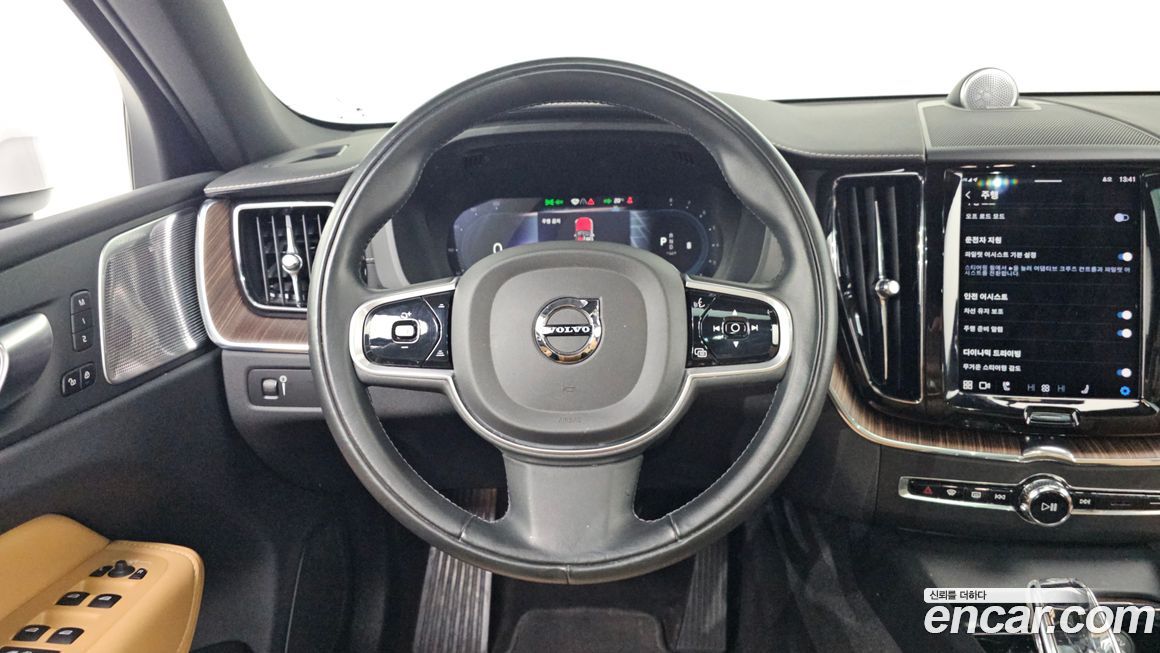 Volvo XC60 2022
