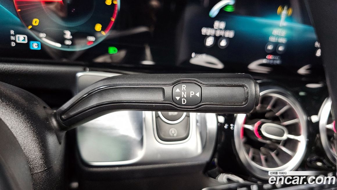 Mercedes-Benz GLB-Class 2021