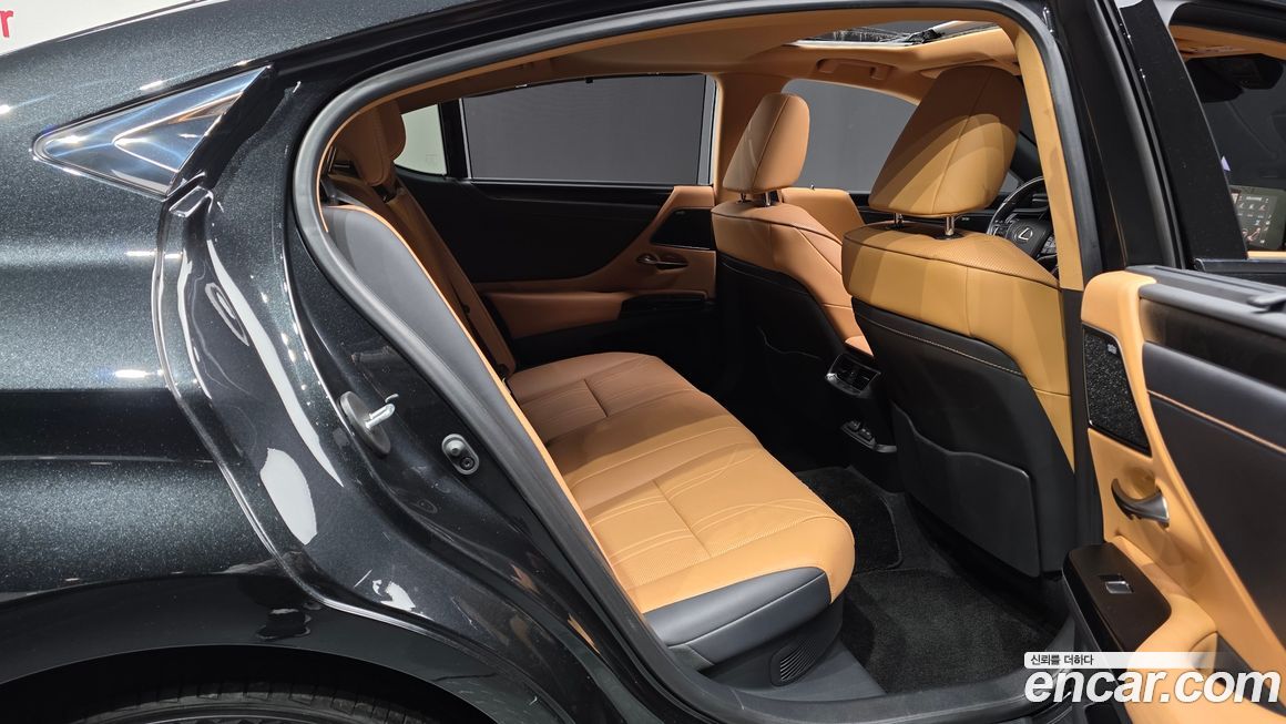 Lexus ES 2022
