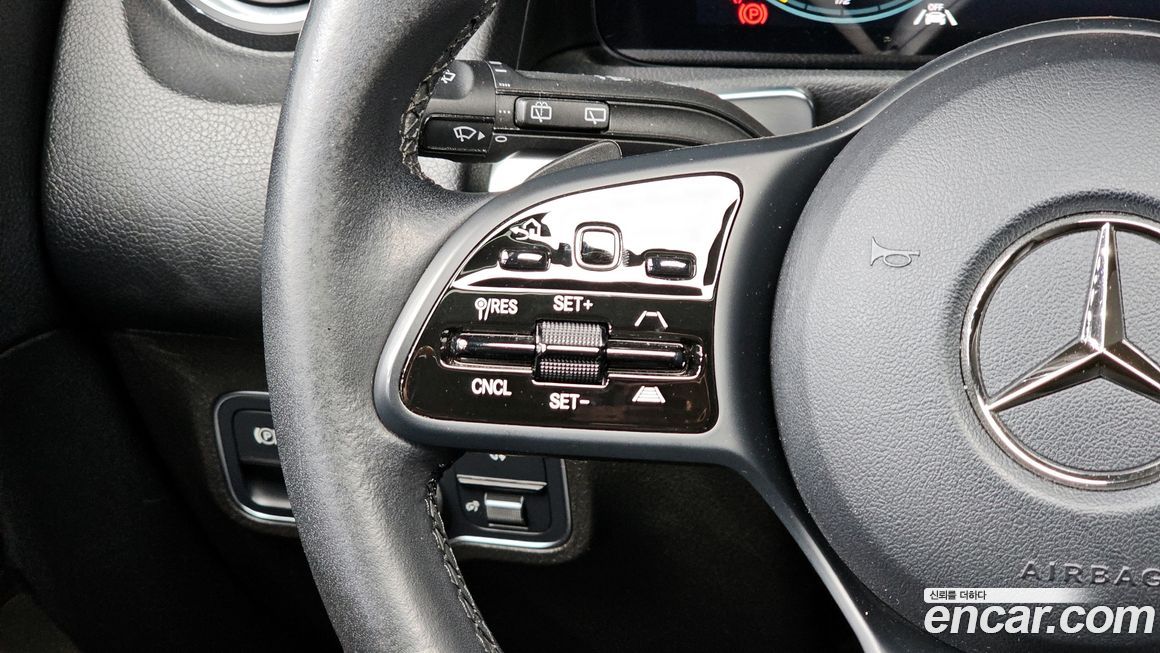 Mercedes-Benz GLB-Class 2021