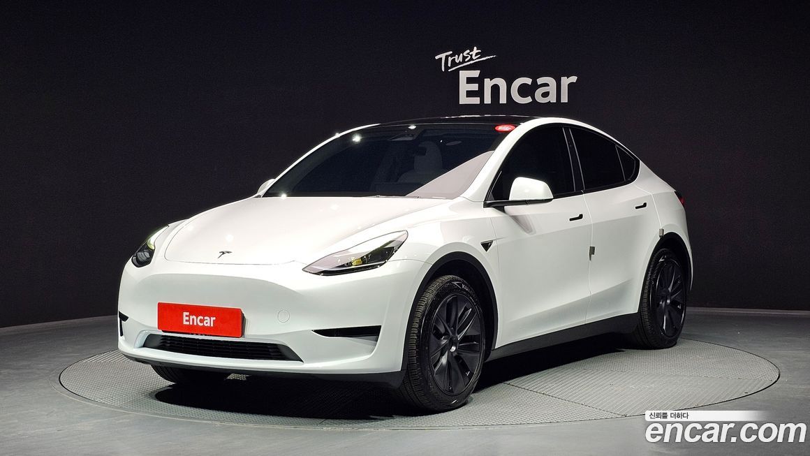 Tesla Model Y 2024