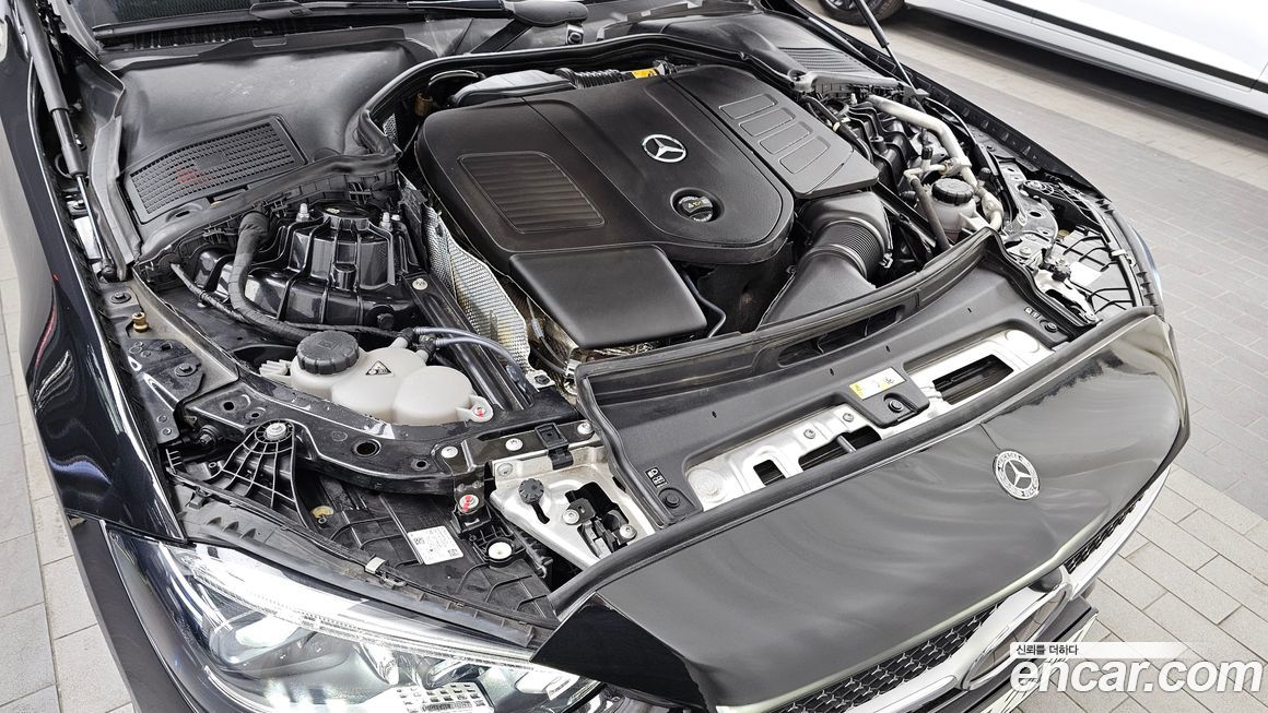 Mercedes-Benz C-Class 2023