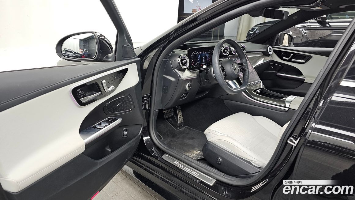 Mercedes-Benz C-Class 2023