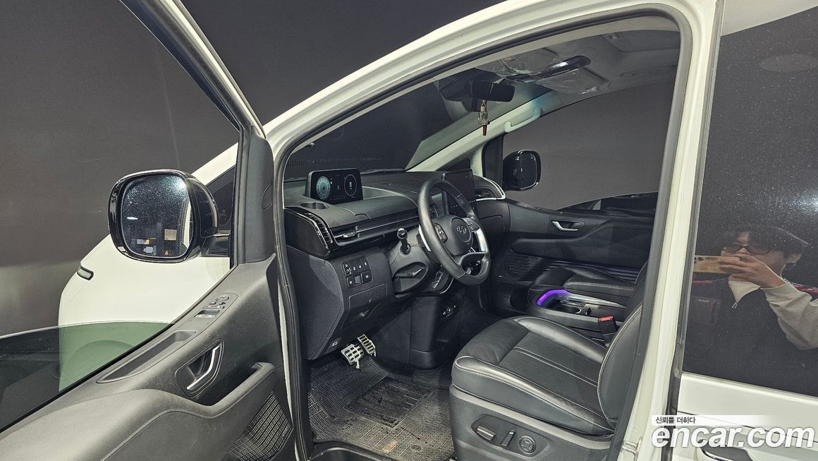 Hyundai Staria 2024