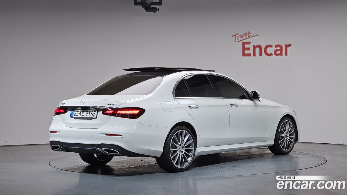 Mercedes-Benz E-Class 2021