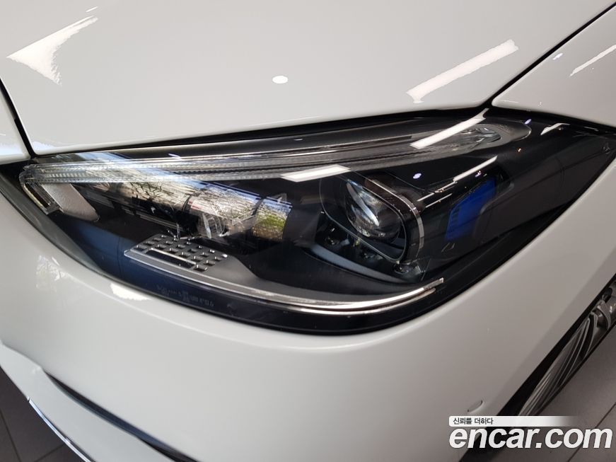 Mercedes-Benz C-Class 2023