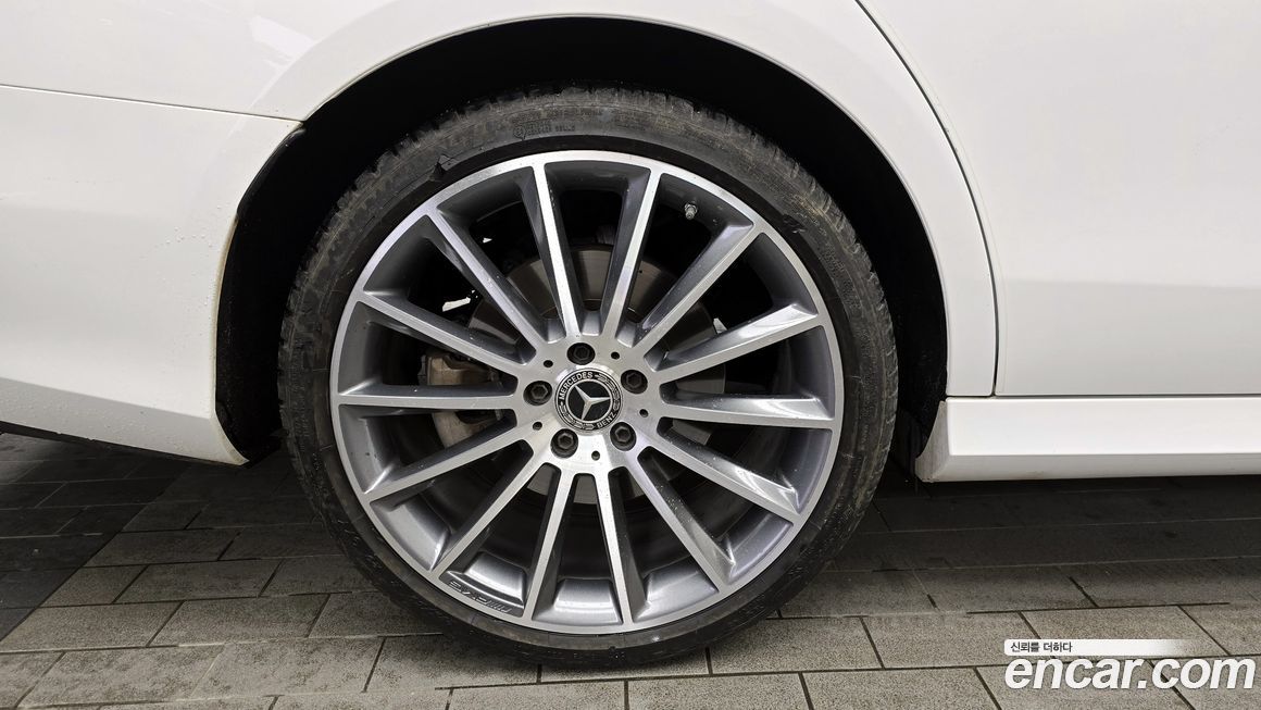 Mercedes-Benz E-Class 2021