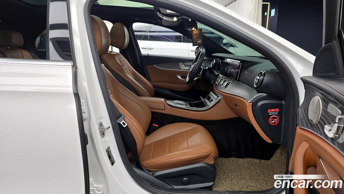Mercedes-Benz E-Class 2021