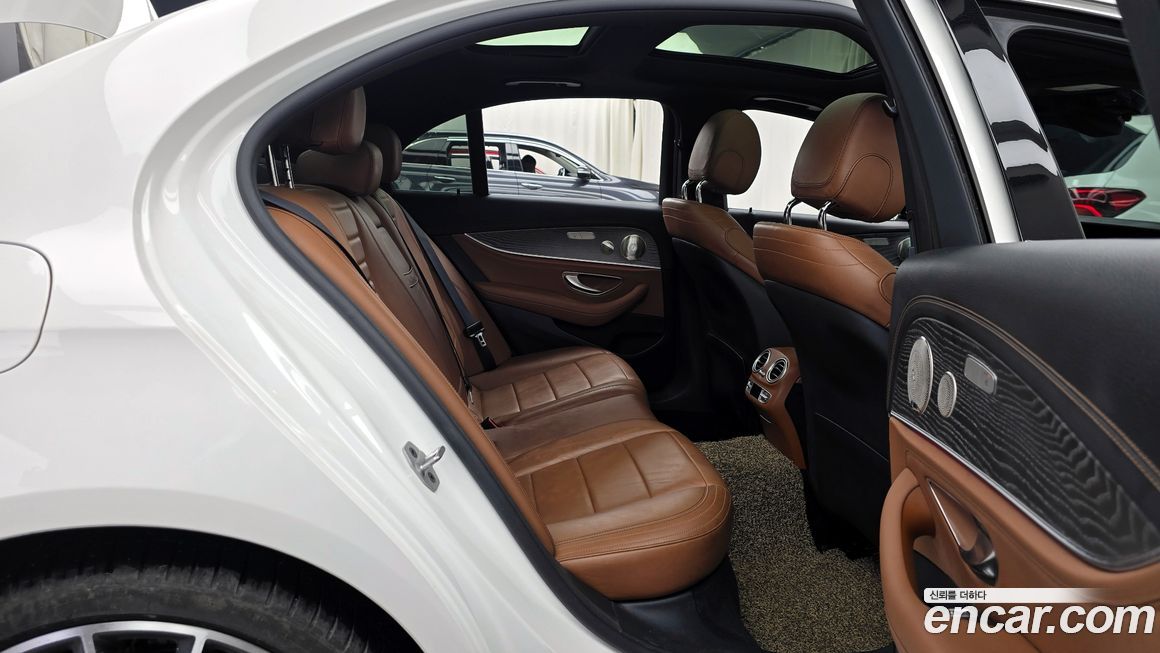 Mercedes-Benz E-Class 2021