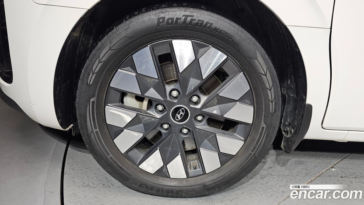 Hyundai Staria 2024