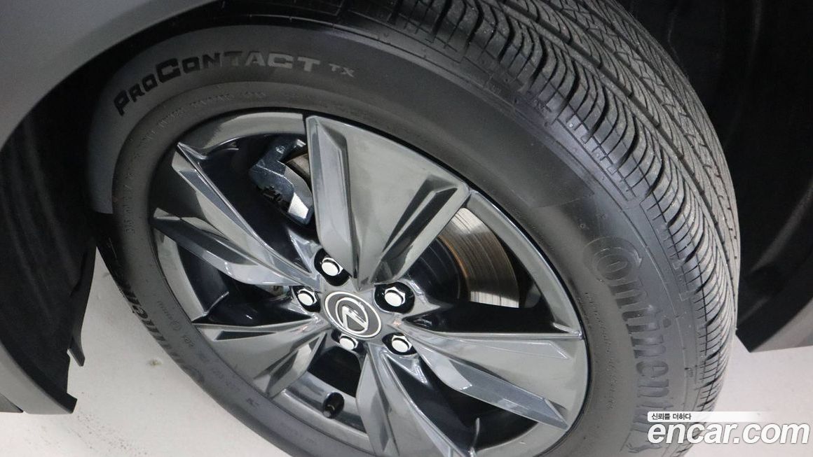 Lexus UX 2025