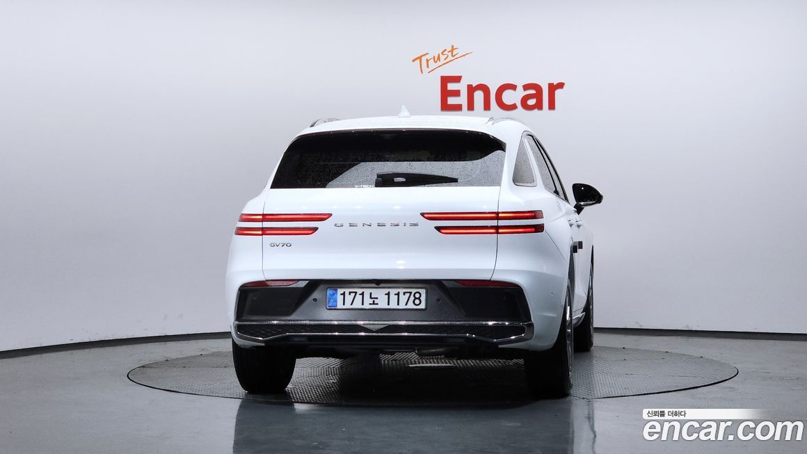 Genesis GV70 2025