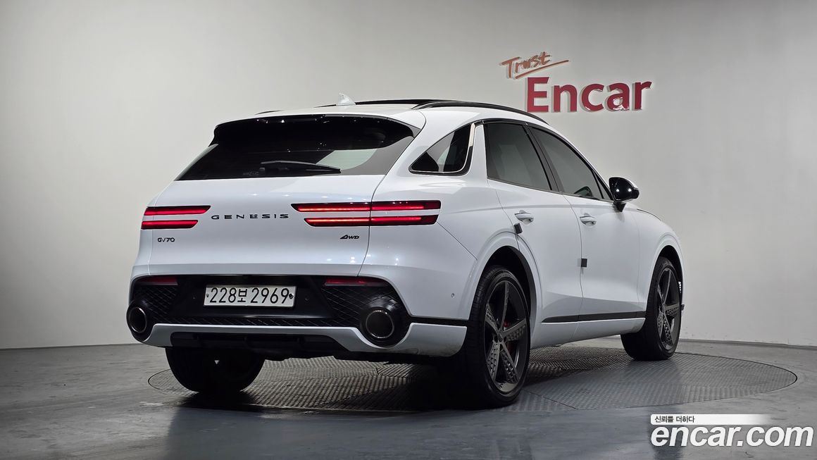Genesis GV70 2024