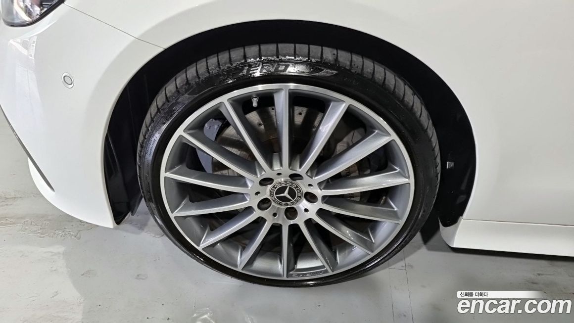 Mercedes-Benz E-Class 2021