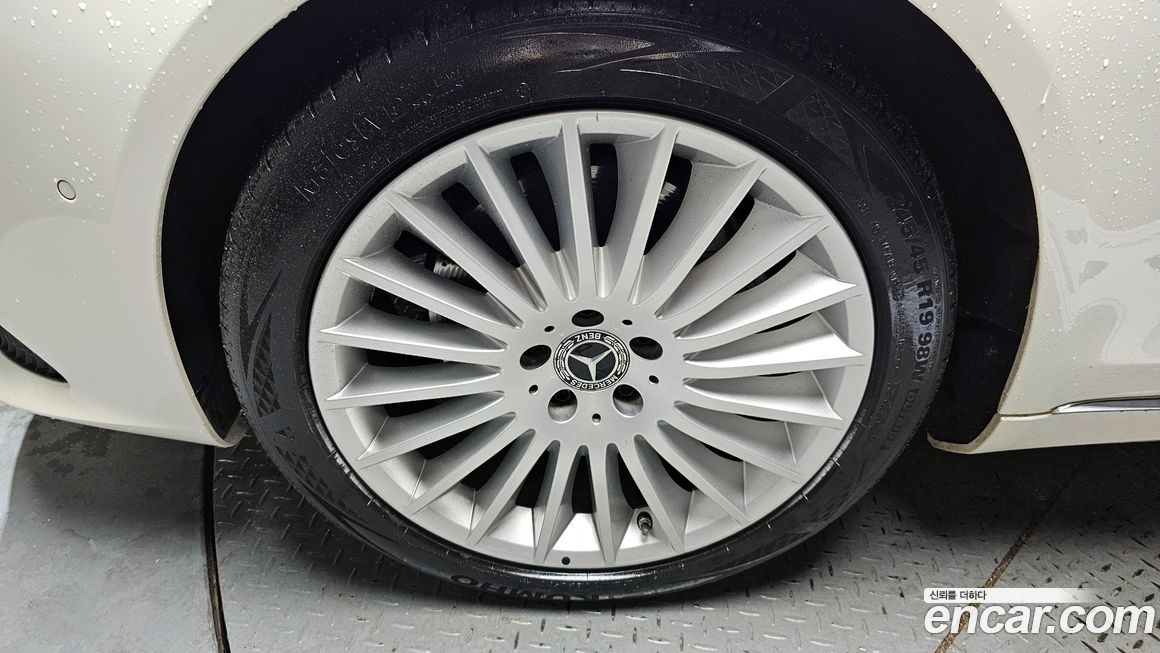 Mercedes-Benz S-Class 2019