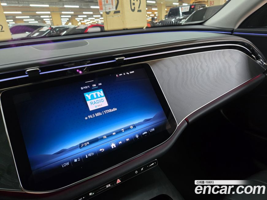 Mercedes-Benz E-Class 2025