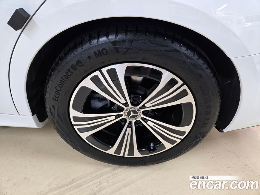 Mercedes-Benz E-Class 2025