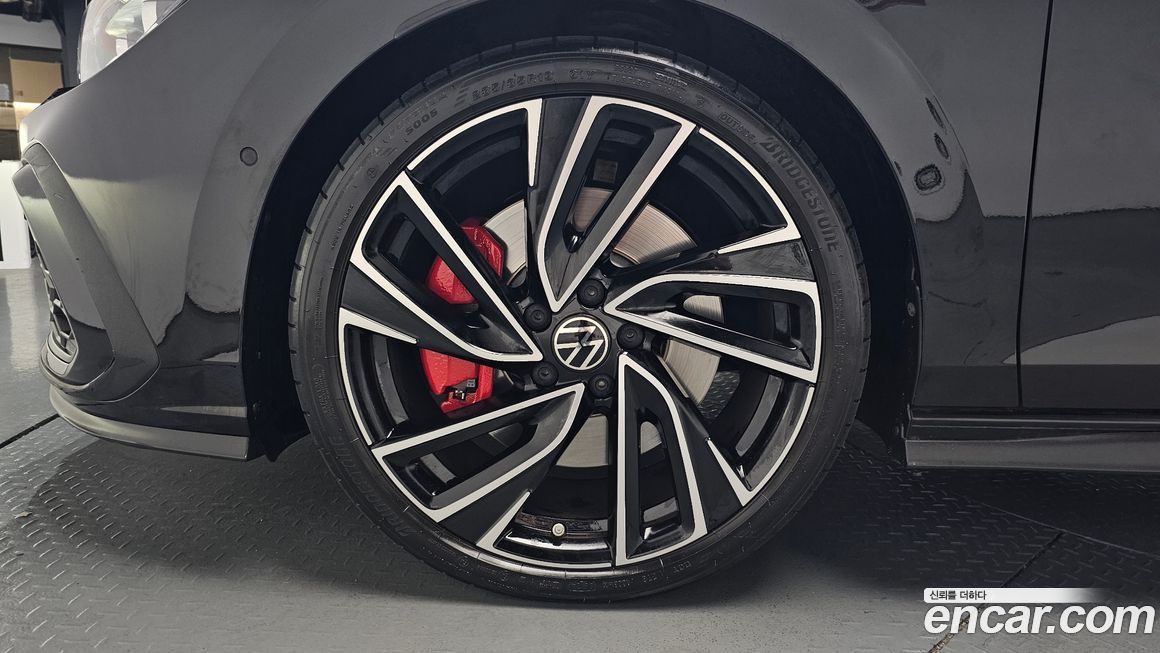 Volkswagen Golf 2024