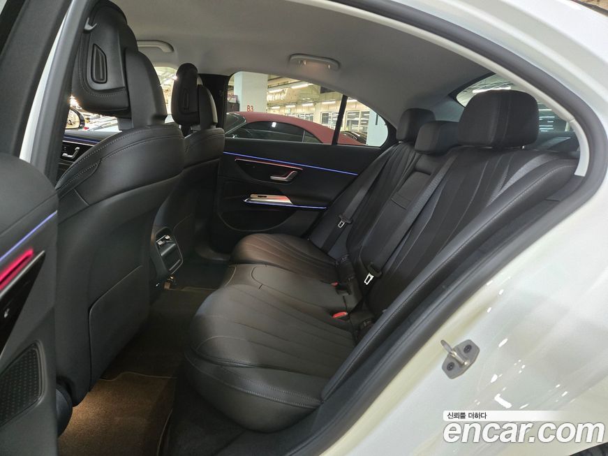 Mercedes-Benz E-Class 2025