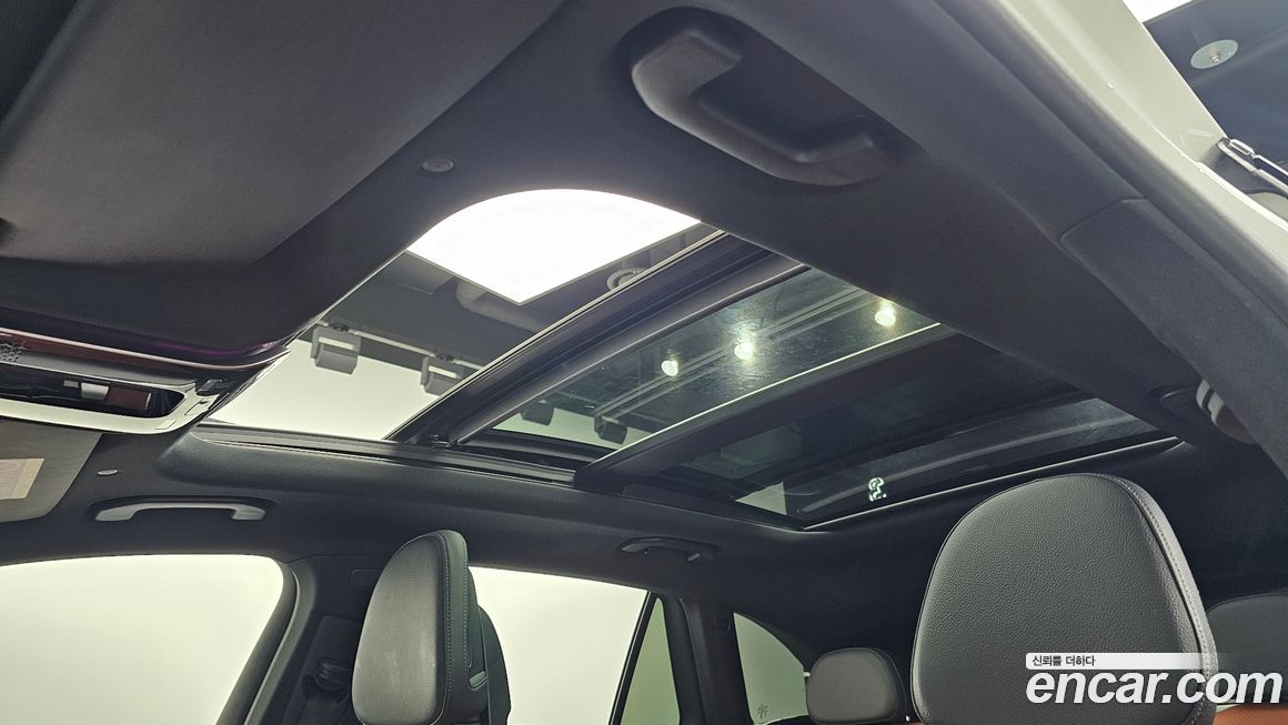 Mercedes-Benz GLC-Class 2023