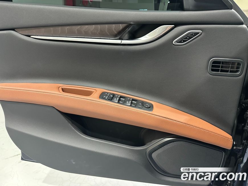 Maserati Ghibli 2023