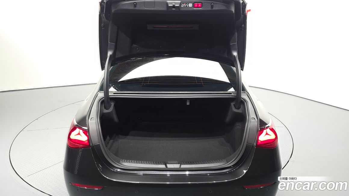 Mercedes-Benz E-Class 2026