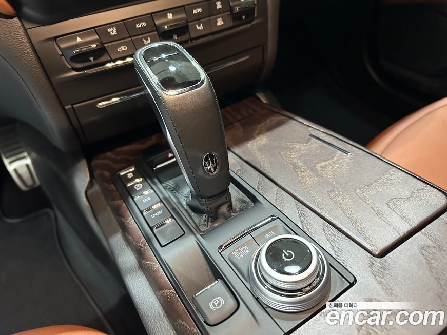 Maserati Ghibli 2023