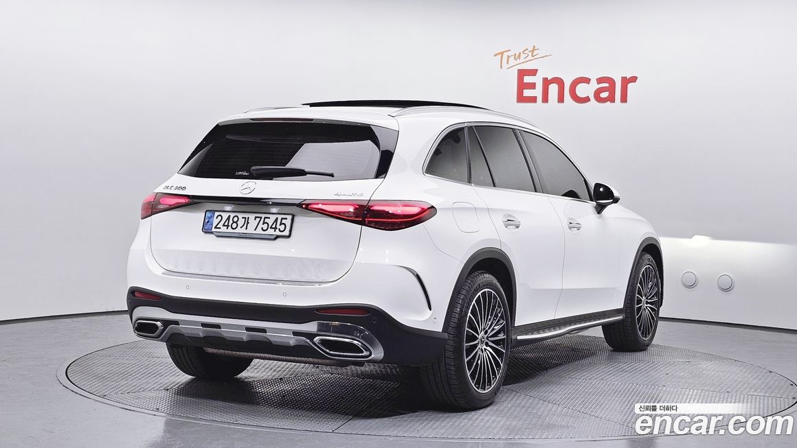 Mercedes-Benz GLC-Class 2023