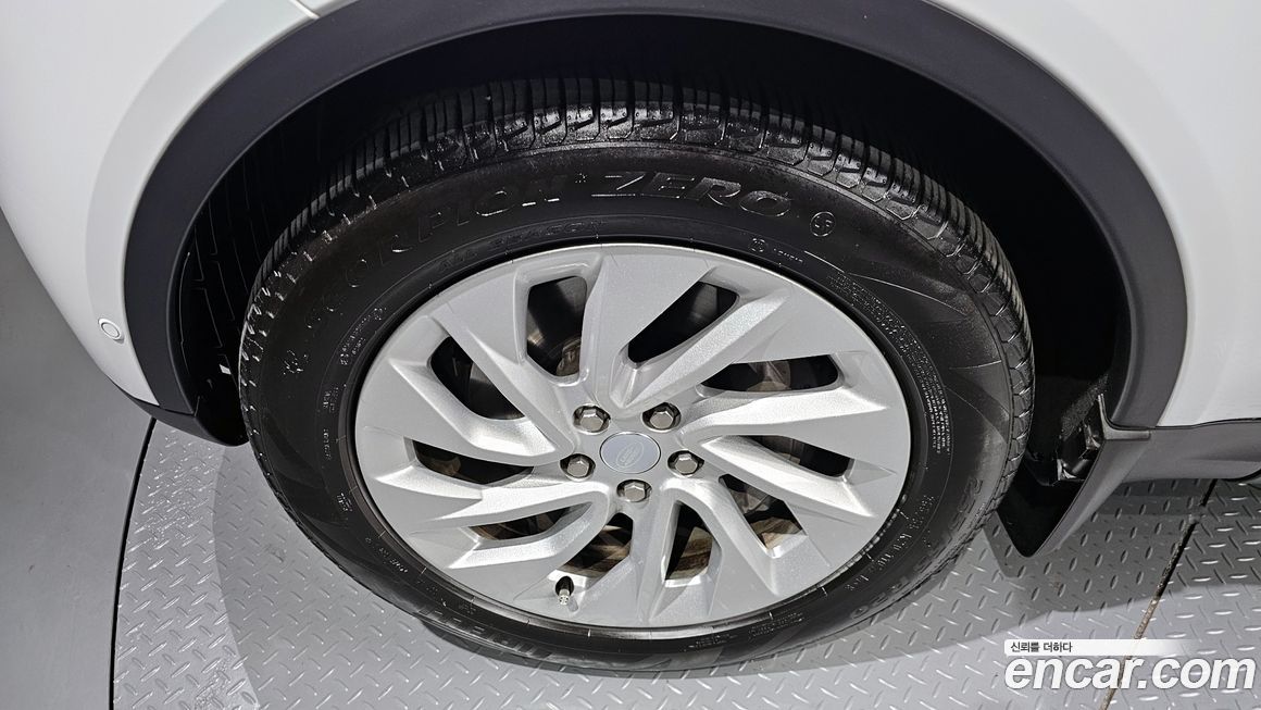 Land Rover Discovery 2025