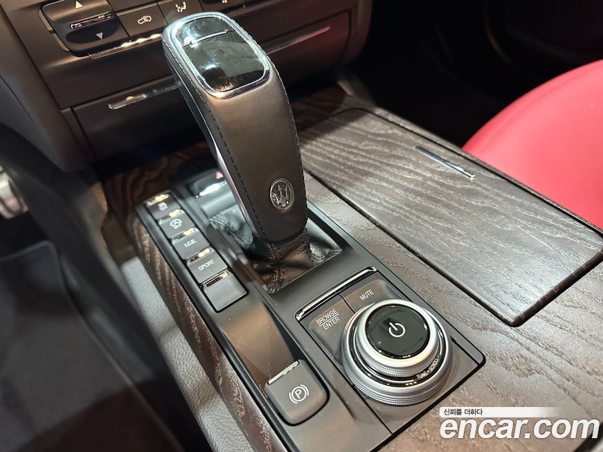 Maserati Ghibli 2023