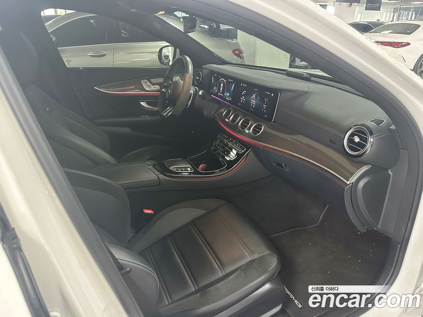 Mercedes-Benz E-Class 2022