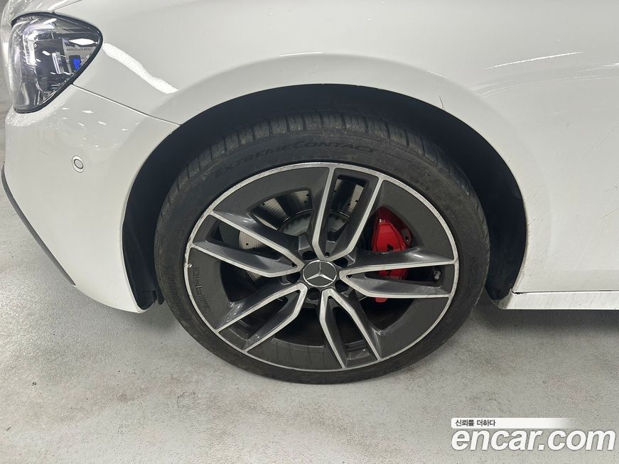 Mercedes-Benz E-Class 2022