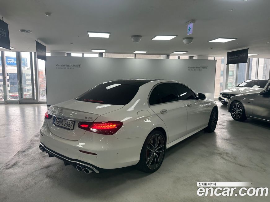 Mercedes-Benz E-Class 2022