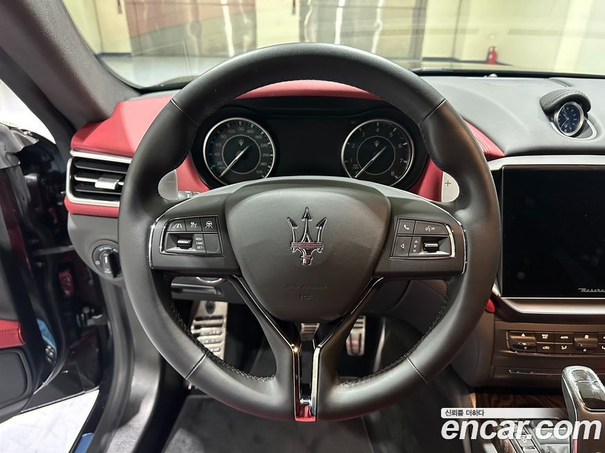 Maserati Ghibli 2023