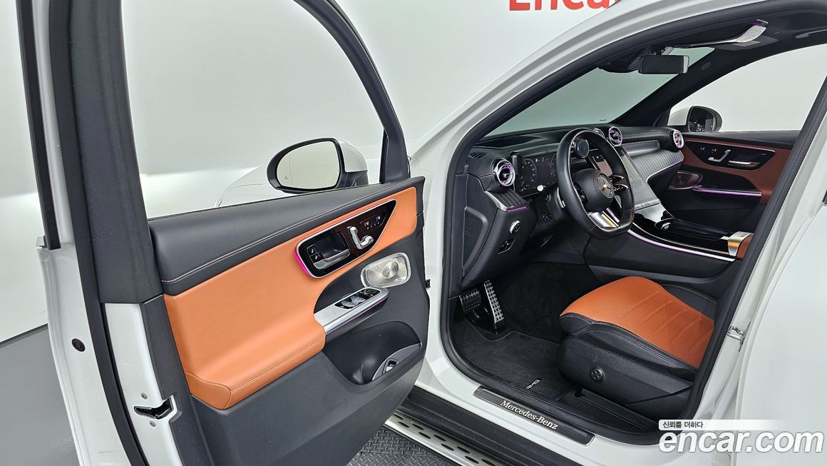 Mercedes-Benz GLC-Class 2023