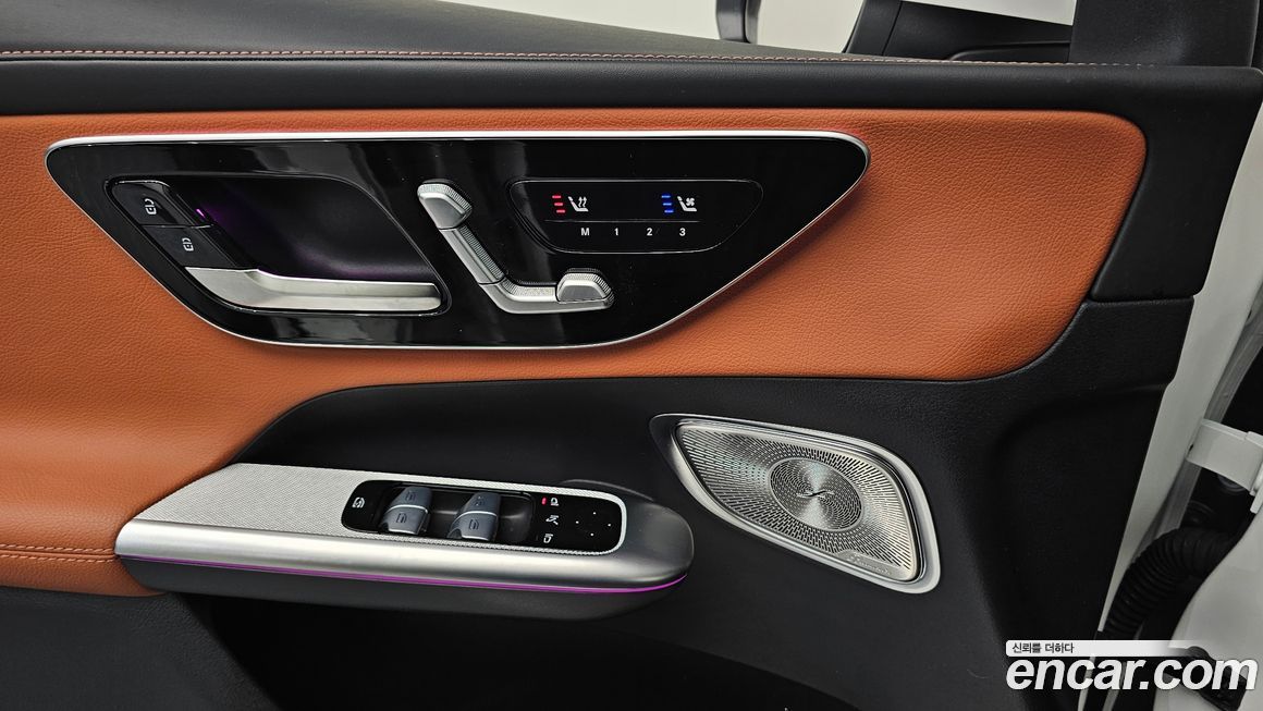 Mercedes-Benz GLC-Class 2023