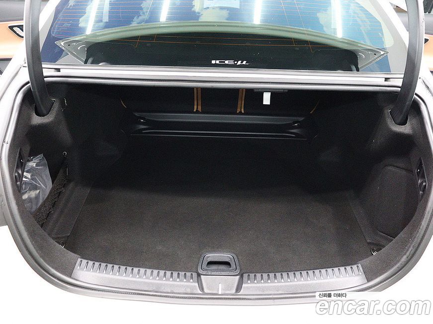 Mercedes-Benz E-Class 2025