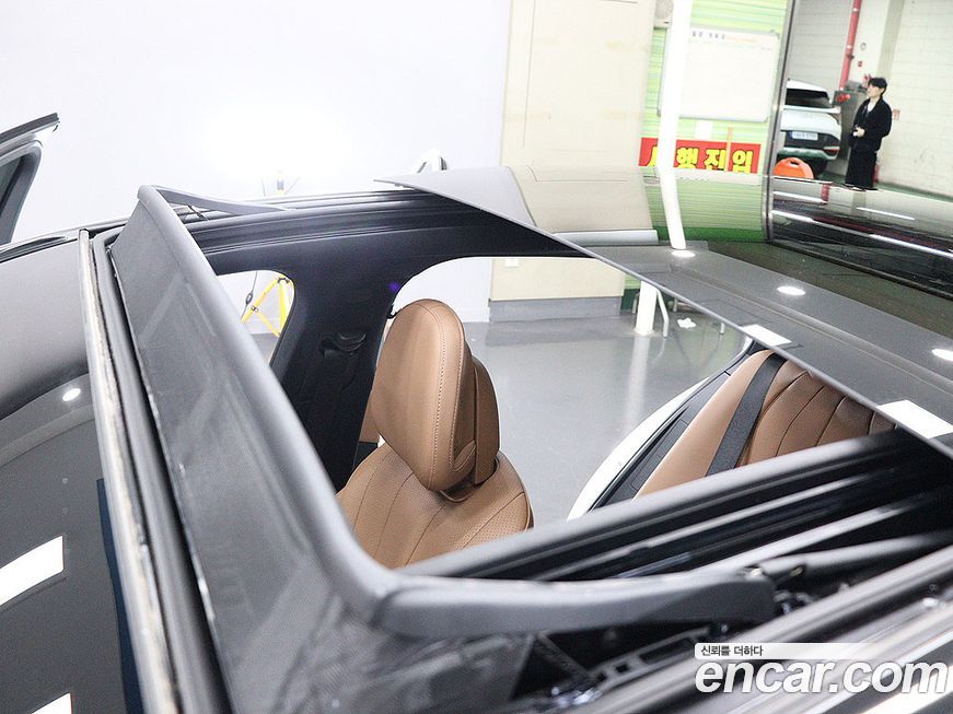 Mercedes-Benz E-Class 2025