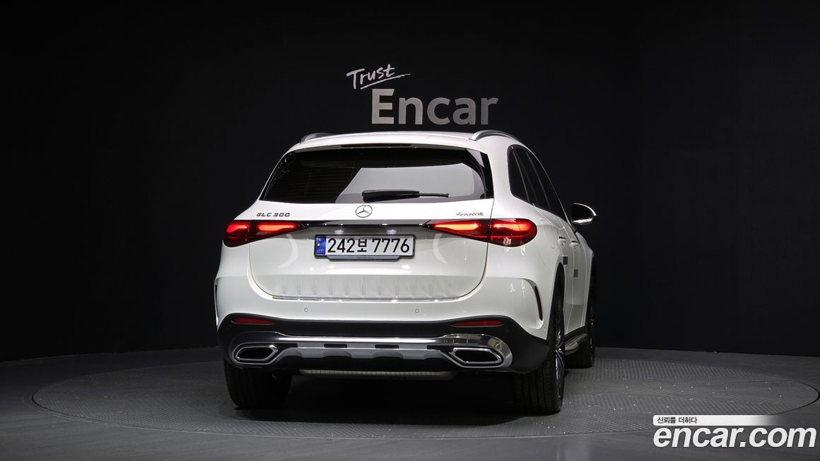 Mercedes-Benz GLC-Class 2024