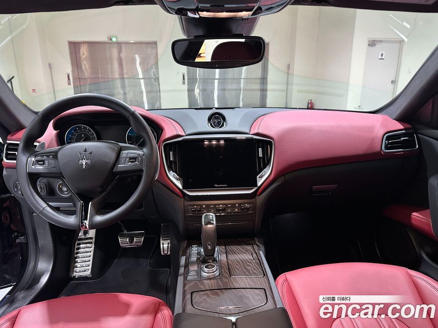 Maserati Ghibli 2023