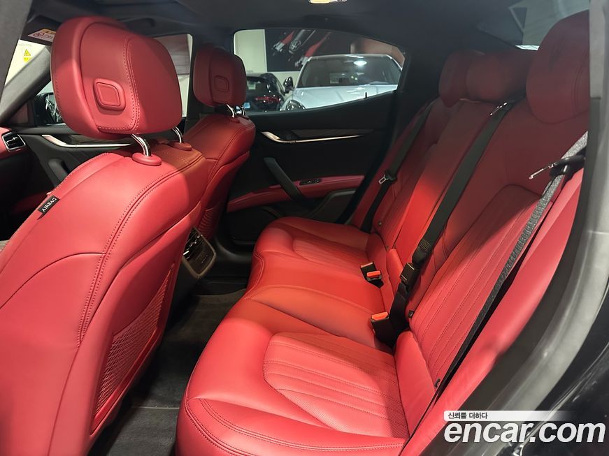 Maserati Ghibli 2023