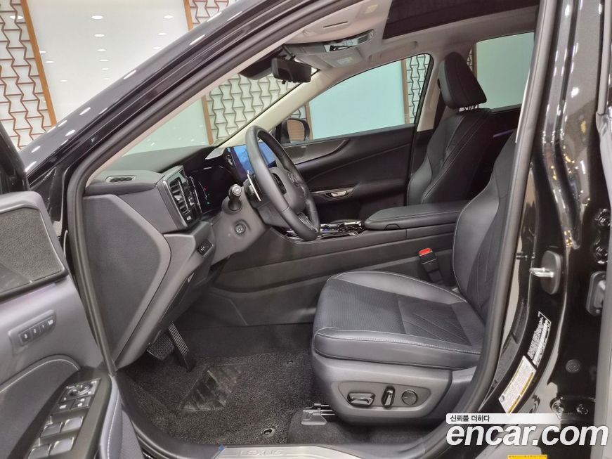 Lexus NX 2025
