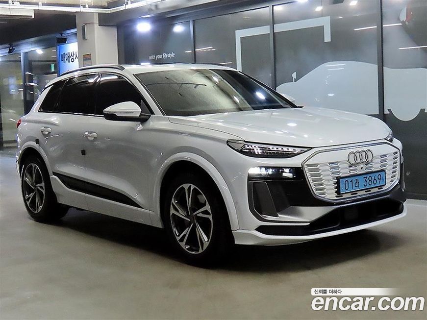Audi Q6 e-tron 2025