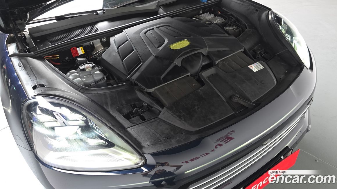 Porsche Cayenne 2021