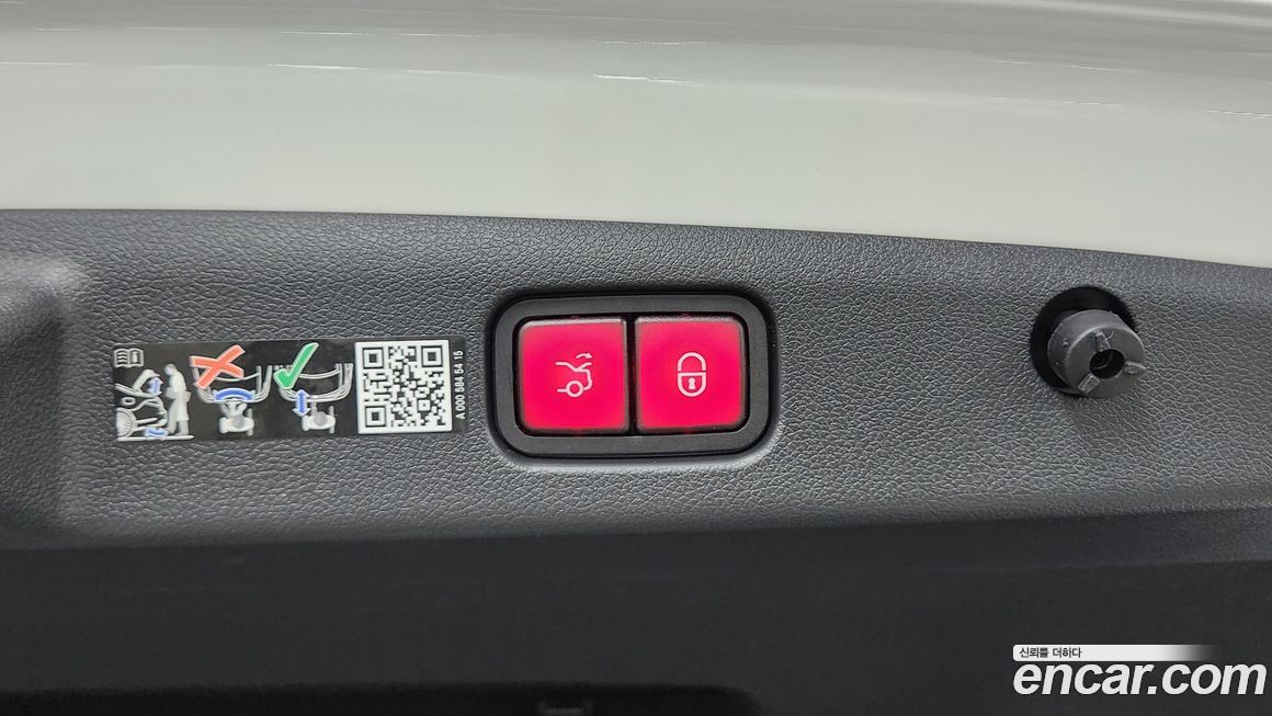 Mercedes-Benz E-Class 2026