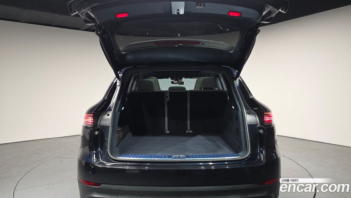 Porsche Cayenne 2021