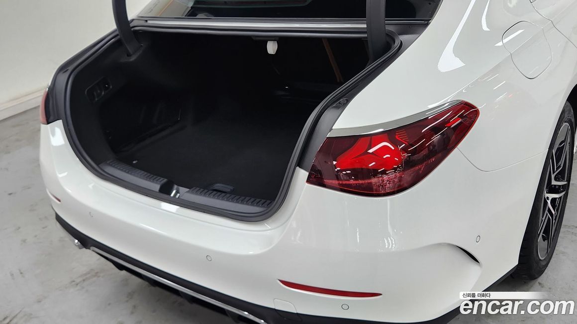 Mercedes-Benz E-Class 2026