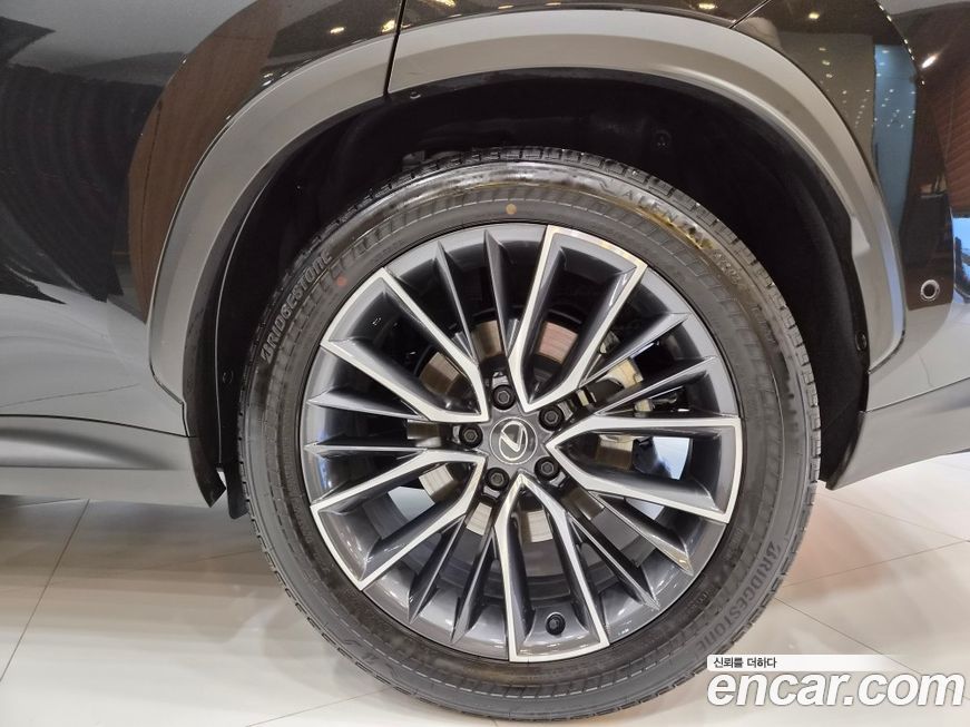 Lexus NX 2025